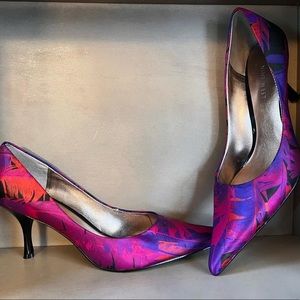 Nine West floral pumps, 80s